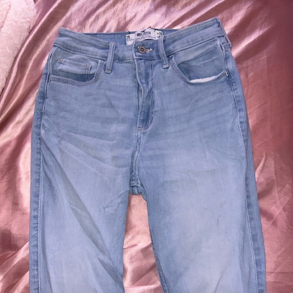 Hollister jeans!  👖
